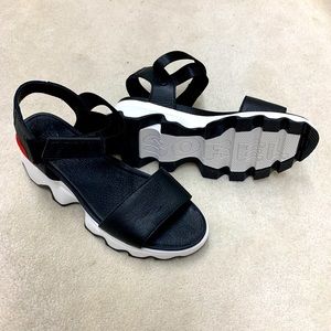 New Sorel Kinetic Sandals Black, size 9.5